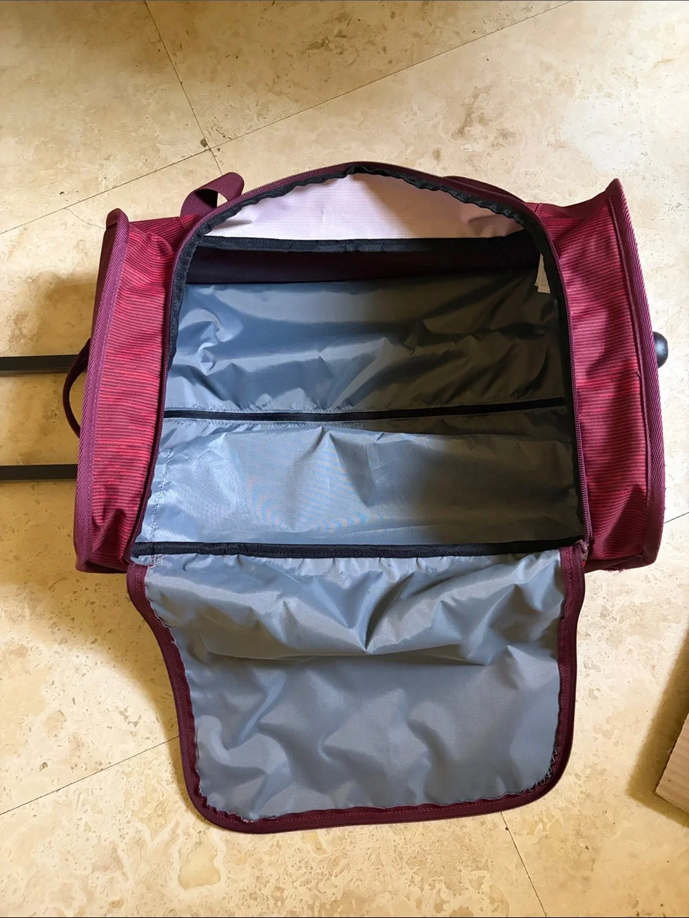 Kipsta Rolling Bag - Burgundy